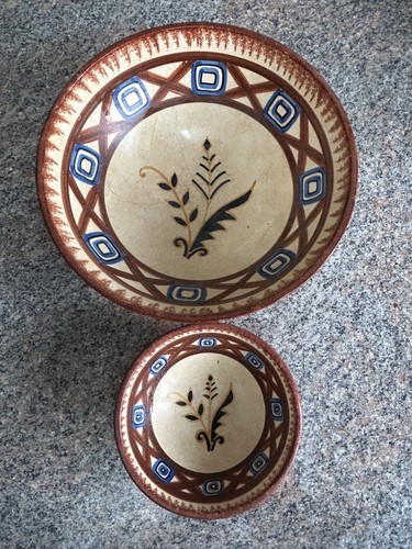 Decorated earthenware bowls - 2,