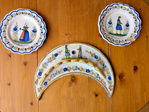Quimper plates and curved rack